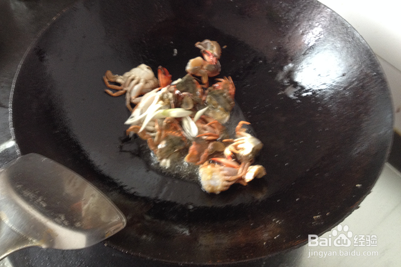 螃蟹酱土豆的做法之一