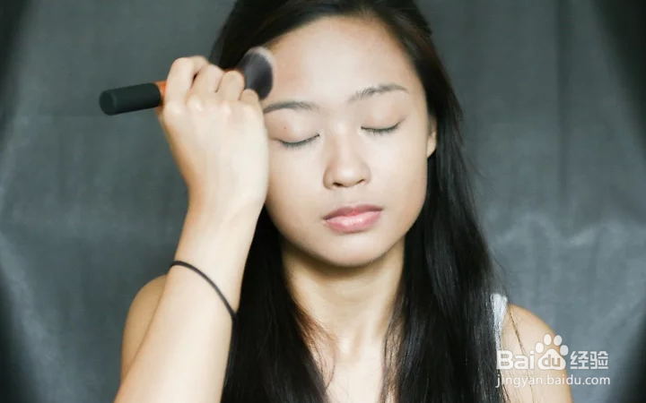 如何化出完美无瑕的妆容