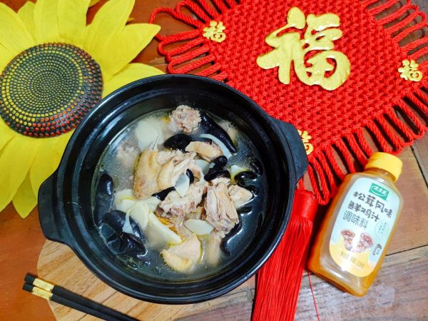 冬笋木耳炖鸡汤