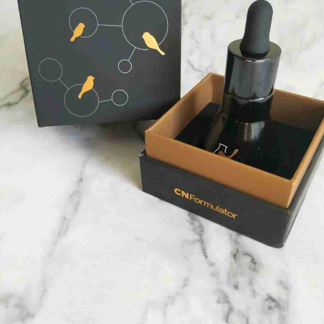 我的皮肤管理需要菜鸟和配方師姜黃素精华液