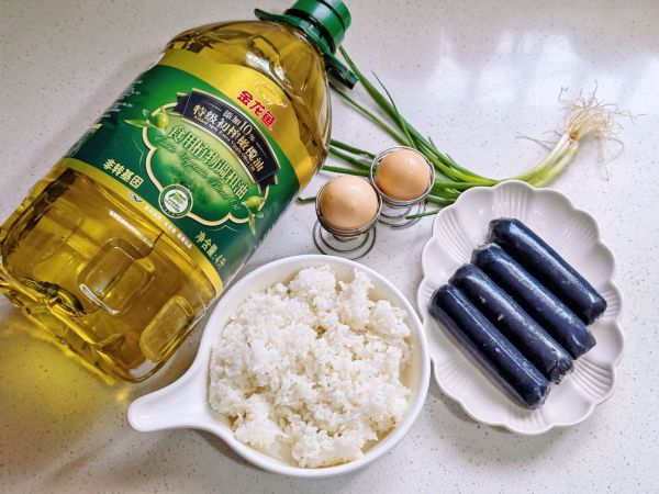 墨斗鱼肠蛋炒饭