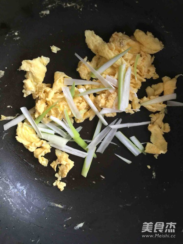 木耳炒鸡蛋的做法
