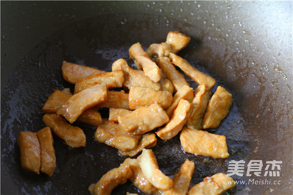 芦笋炒猪柳的做法