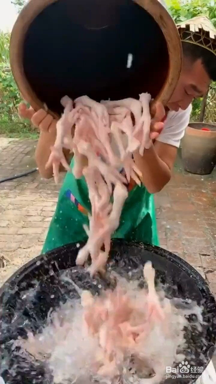 如何做美味的鸡爪