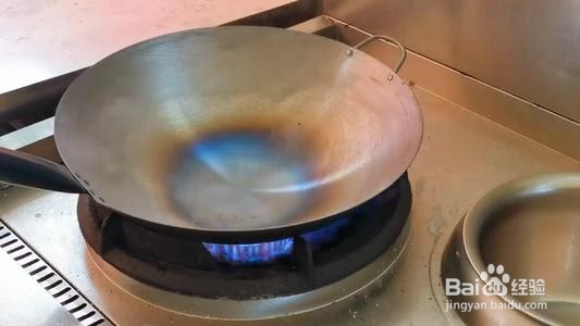 新不粘锅首次怎么处理才能使用