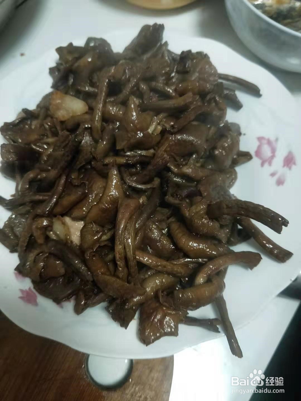 小蘑菇炒肉的做法