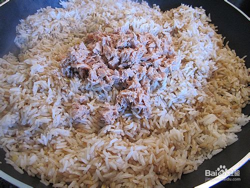 荠菜吞拿鱼炒饭