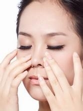 白色情人节，玫瑰精油使用方法让你更美丽动人