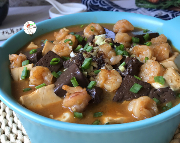 虾仁鸭血豆腐煲