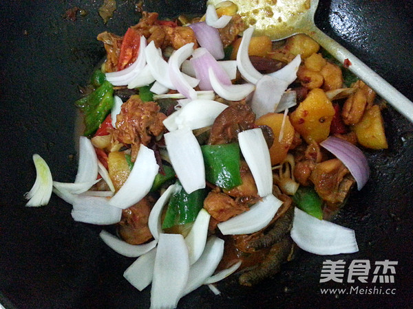 新疆大盘鸡的做法