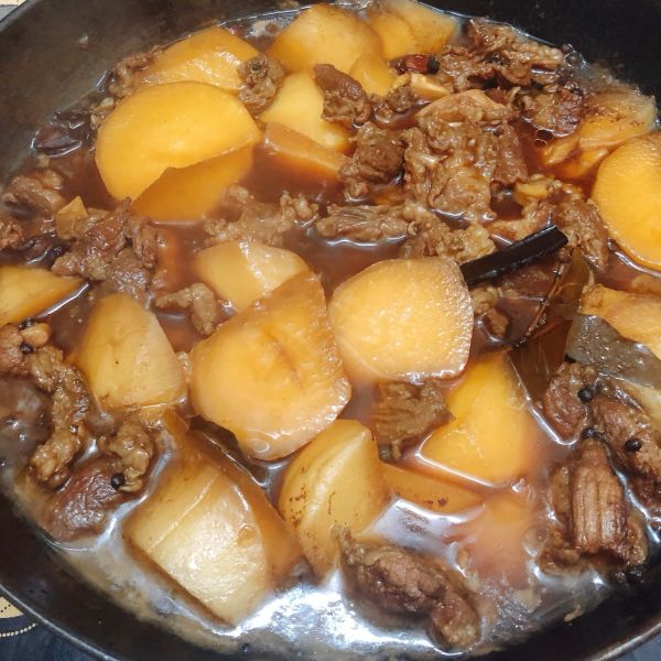 萝卜焖牛腩(广式柱候)