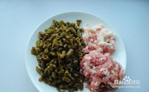 一步步做喜欢的酸豆角肉丁蒸豆腐