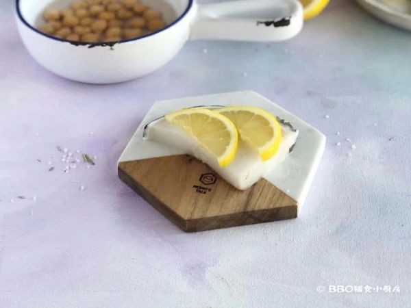 香煎银鳕鱼烩番茄豆泥