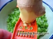 豆浆芹香鸡蛋水饺的做法