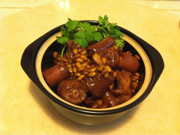 黄豆南乳猪尾煲