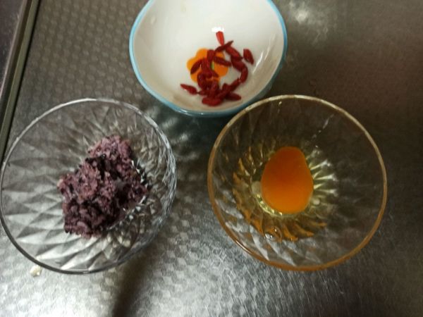 枸杞酒酿蛋花汤