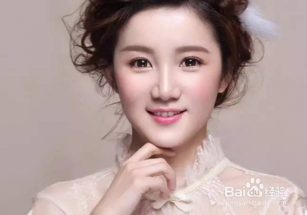 教你化淡妆的8个技巧，让你轻松玩转各种妆容。