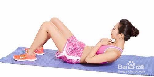 教你几个瑜伽动作瘦成小蛮腰