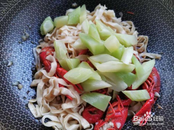 蒜香小龙虾焖面