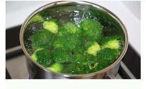 西兰花糖醋鹌鹑蛋