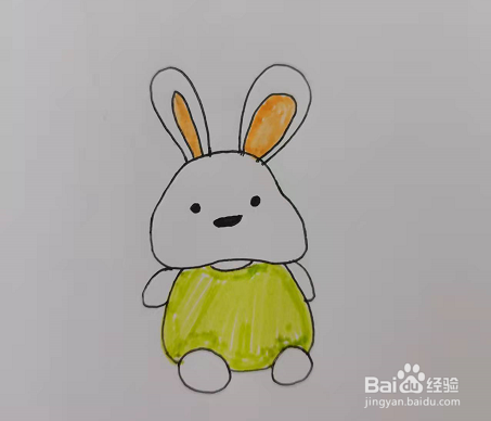 <b>简笔画的小兔子玩偶怎么画</b>