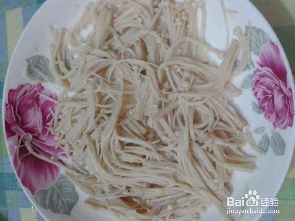 白灼蒜蓉金针菇的做法