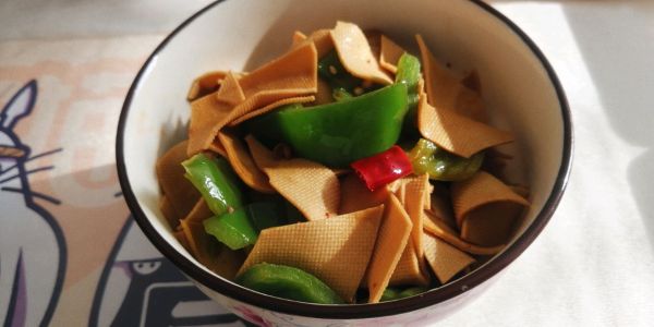 青椒尖椒炒豆腐皮