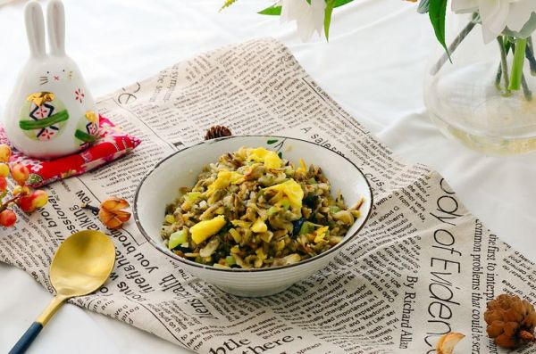 鸡蛋热炒鲜味槐花