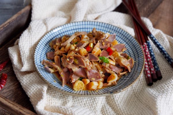 泡椒藕带炒鸡胗