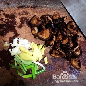 怎么做美味的黄焖鸡