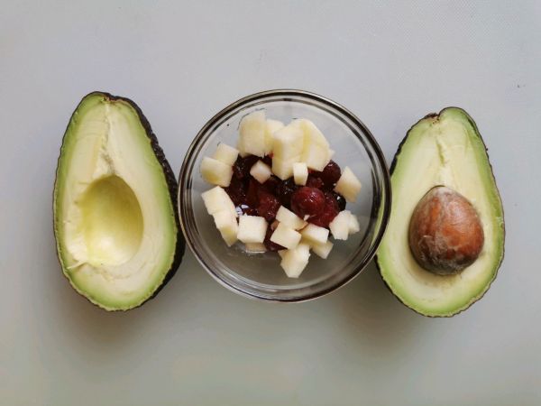 蔓越莓牛油果卷