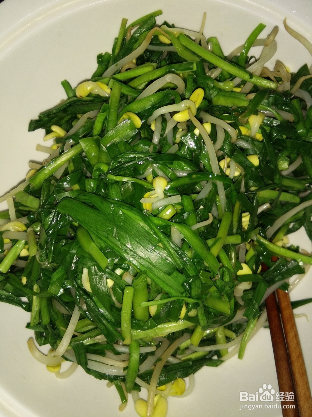 蒜油炝拌韭菜黄豆芽