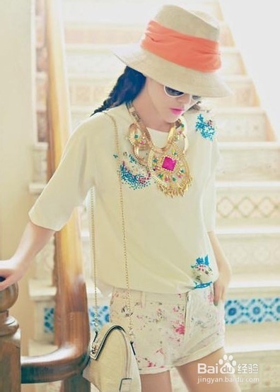 中袖雪纺衫搭小短裤怎么样，荷叶边雪纺衫怎么样