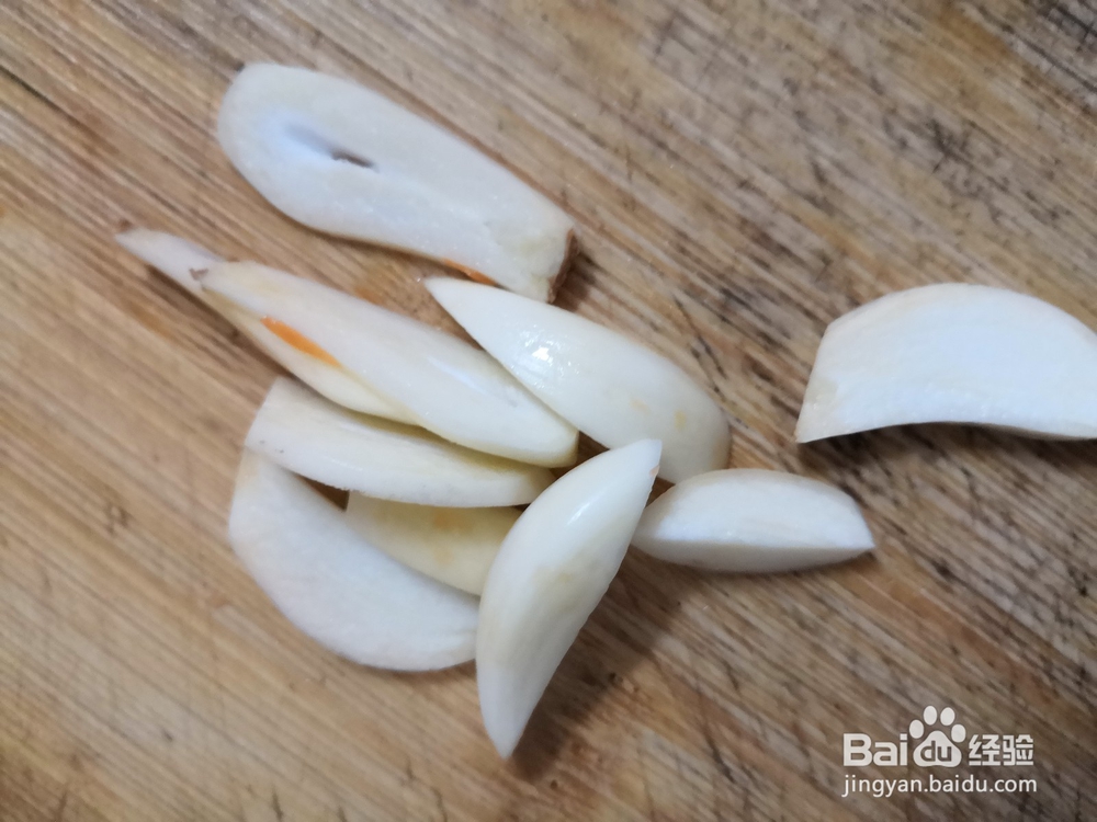 如何制作黑胡椒土豆鸡翅