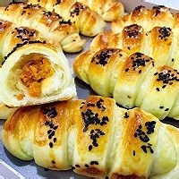 Q版毛毛虫肉松面包