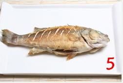 家常美食:红烧鲈鱼