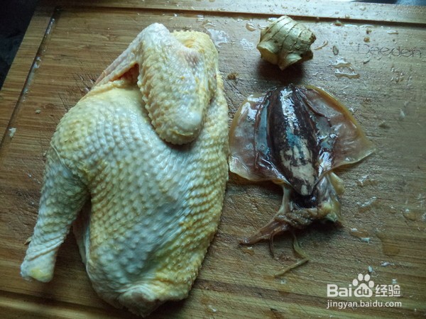 如何制作墨鱼蒸土鸡