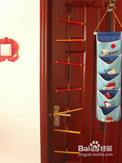 旧筷子变身小衣挂的做法