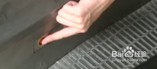 手扶电梯故障的紧急救助