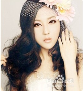 圆脸新娘如何打造V脸妆容