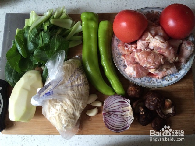 鸡腿肉炒拉条的做法