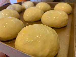 软到爆的肉松面包怎么做呢？