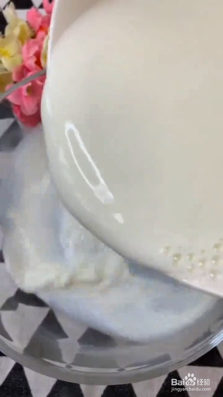 如何制作美味的水果双皮奶