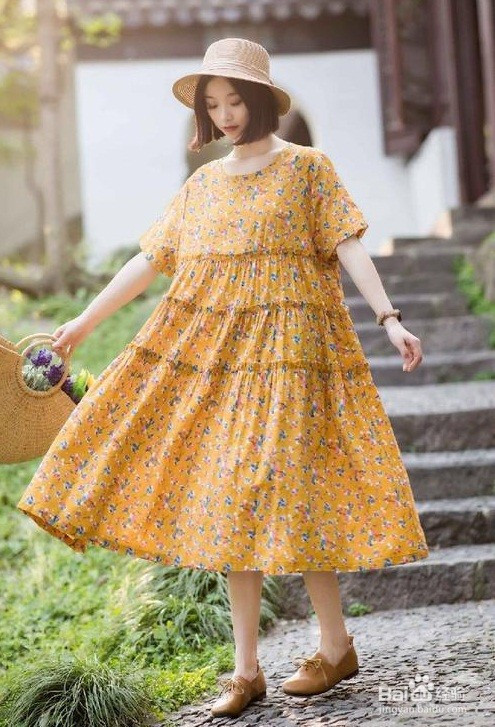 超宽松连衣裙如何搭配