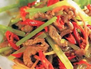 香芹泡菜牛肉丝的做法详细介绍