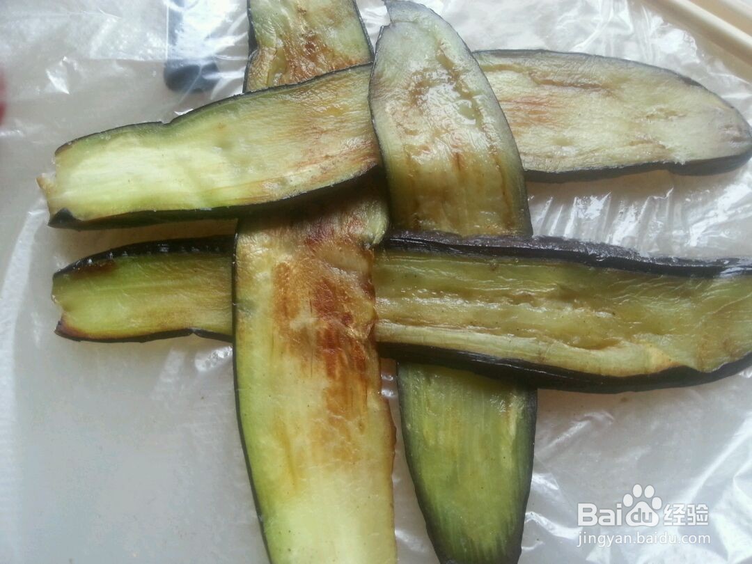 鸡胸肉茄子煲的做法