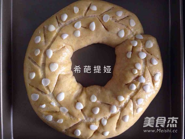 全麦肉松皇冠面包