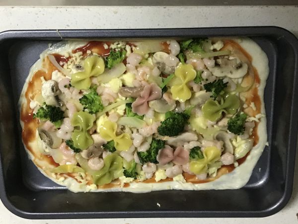 薄底手抓饼披萨