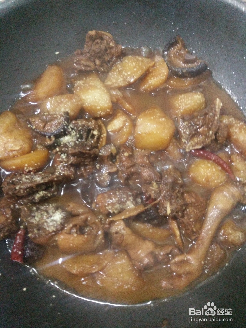 土豆焖鸡的做法