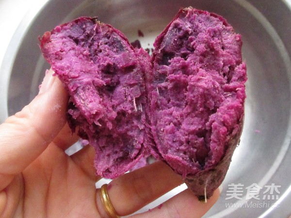 紫薯蛋黄酥的做法